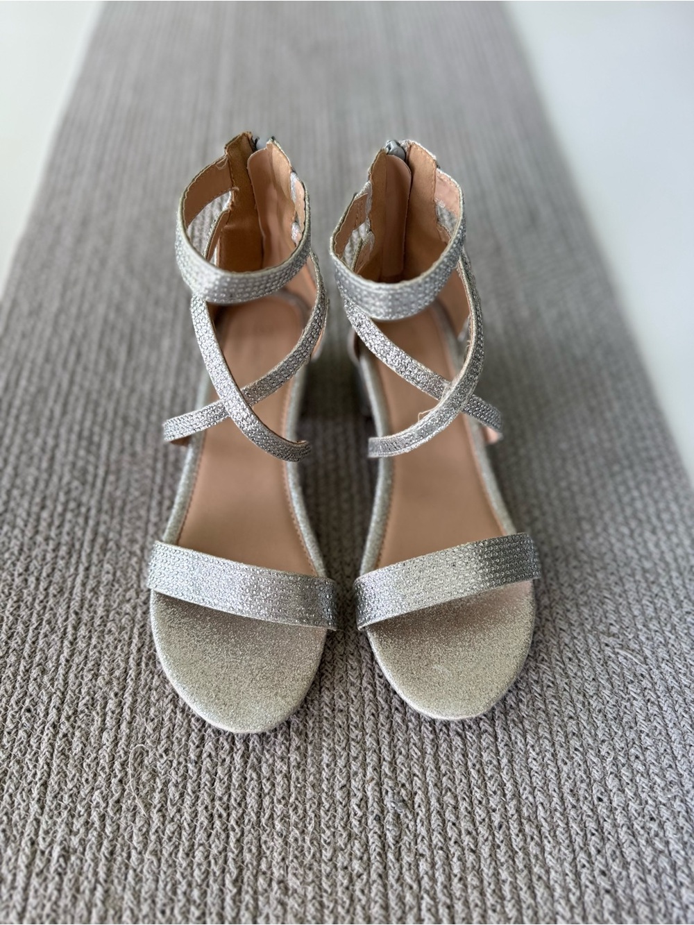 Adrienne Vittadini Silver Block Heel Strappy Dressy Sandals Sz 5